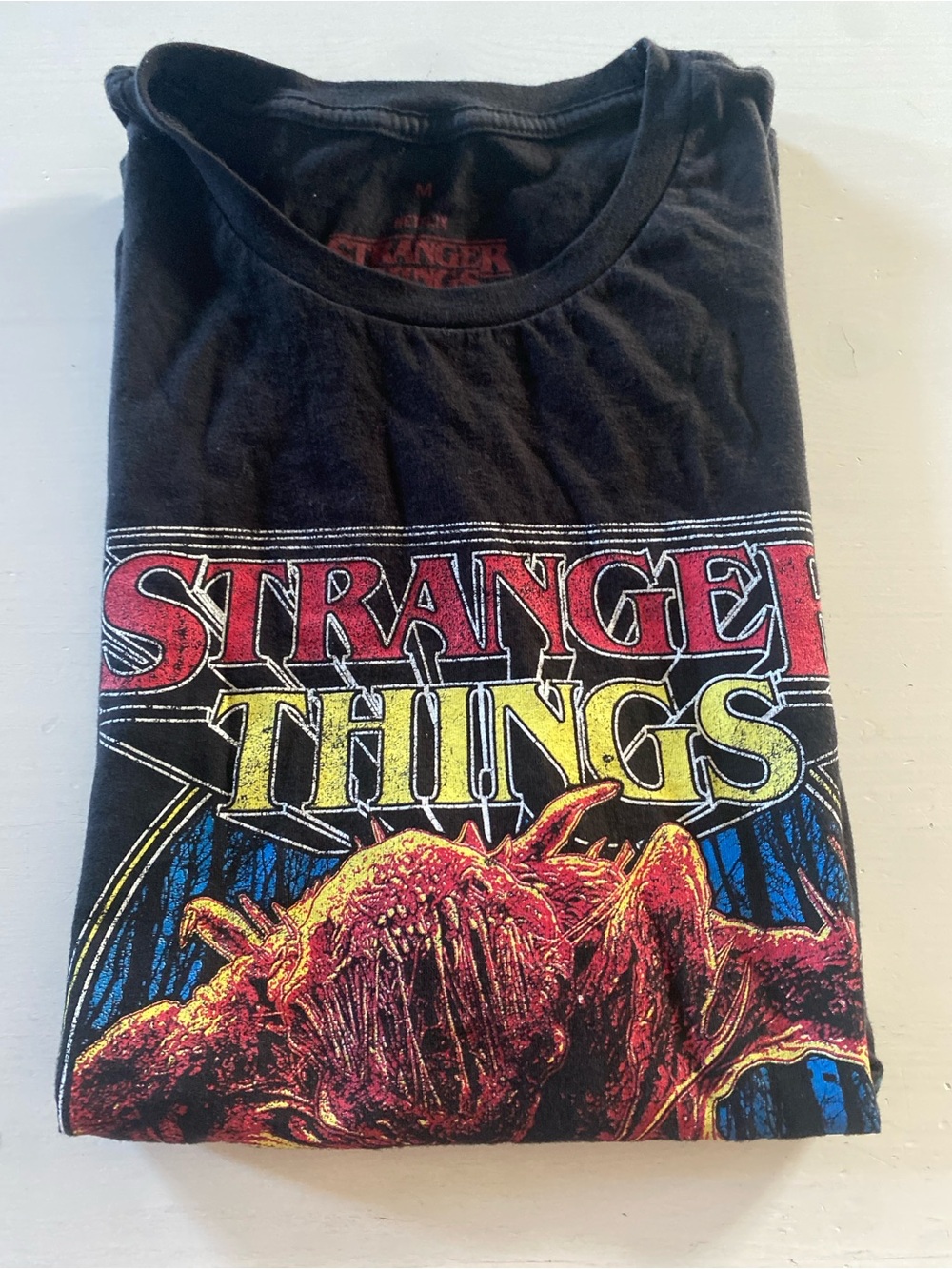 Stranger Things Netflix Demogorgon Sleeveless Black Cotton Graphic T-Shirt M